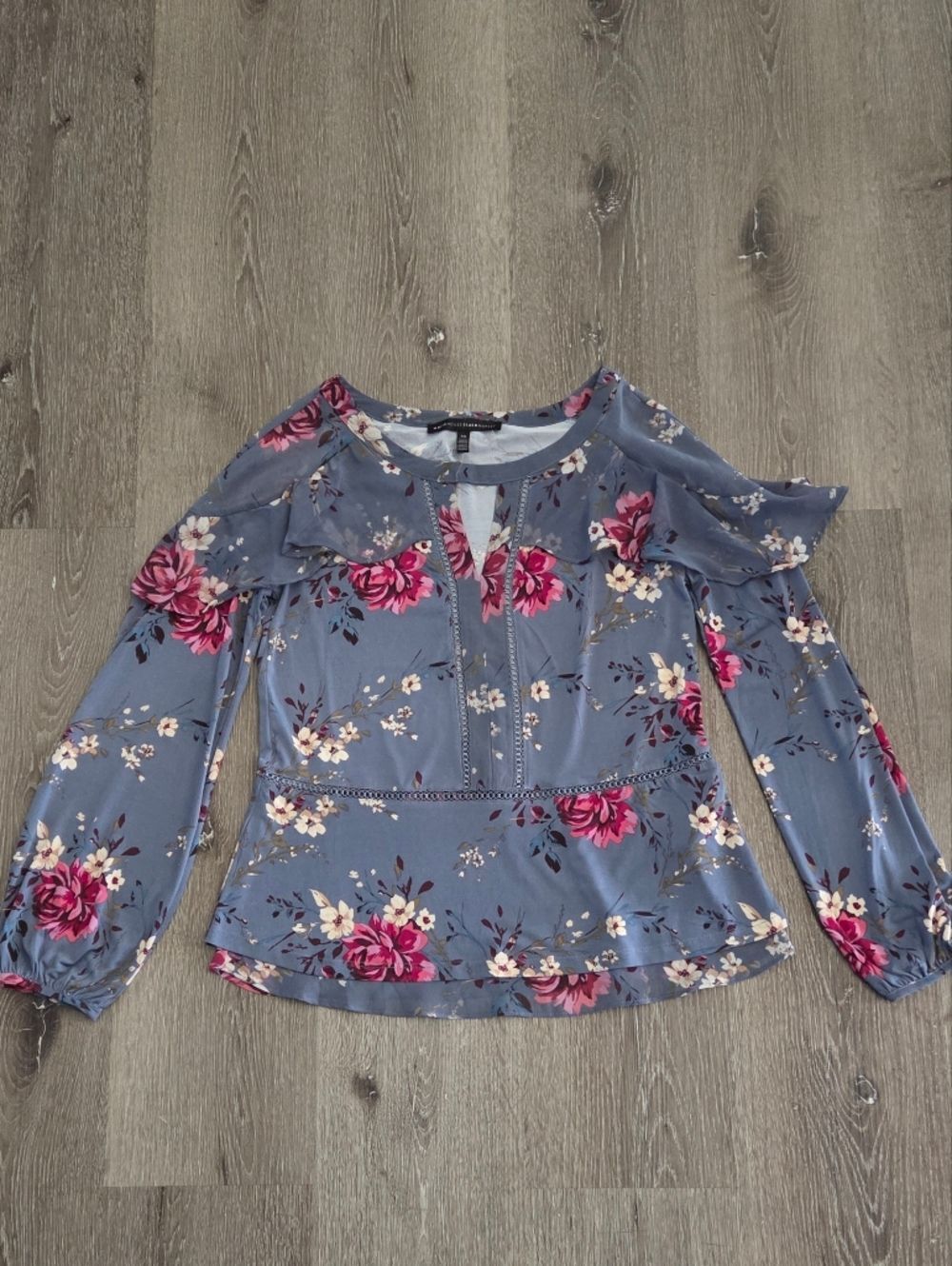 WHITE HOUSE BLACK MARKET Floral Ruffle Long Sleeve Pullover Blouse Womens Sz XS